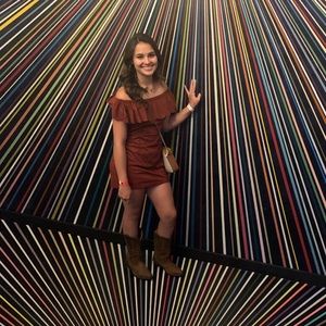 Meet your Posher, Danielle